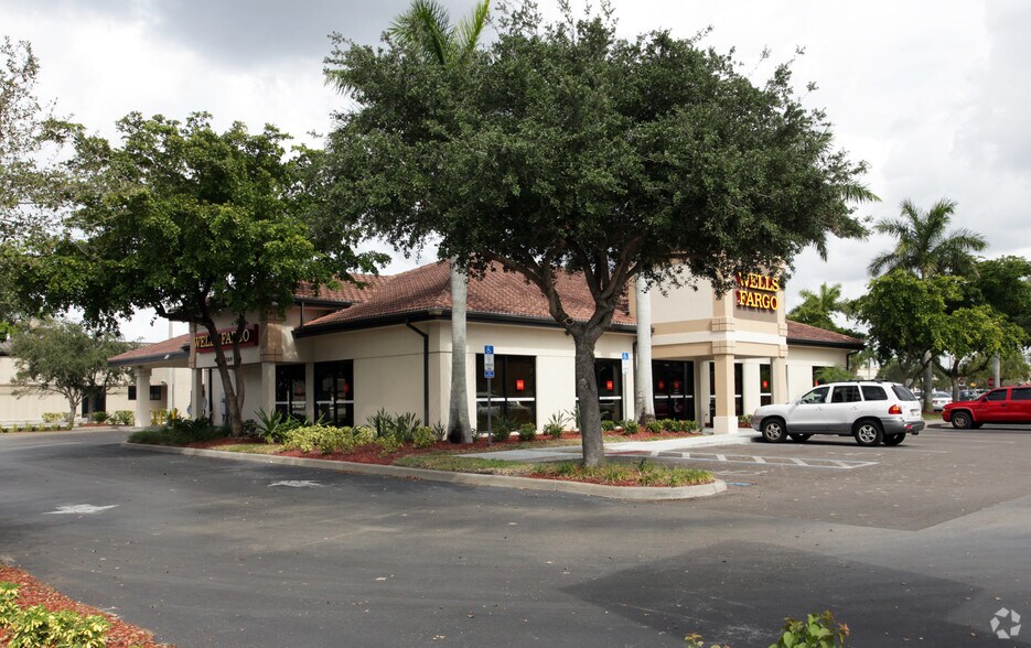 More Photos Of 11600 Gladiolus Dr, Fort Myers Unknown For Lease