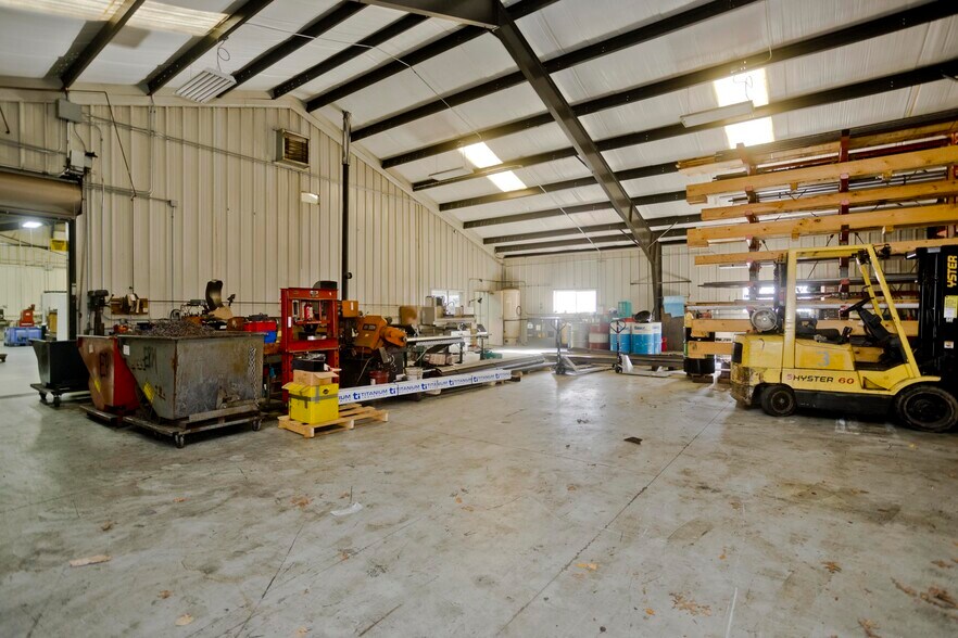 More Photos Of 16 Arthur St, Easthampton Warehouse For Sale