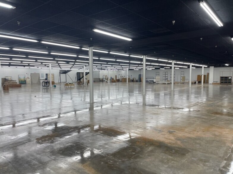 More Photos Of 4130 Government Blvd, Mobile General Retail For Lease