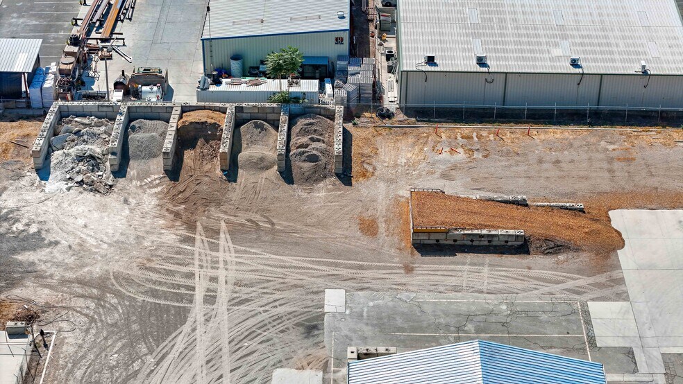 More Photos Of 240 Airpark Rd, Atwater Warehouse For Lease