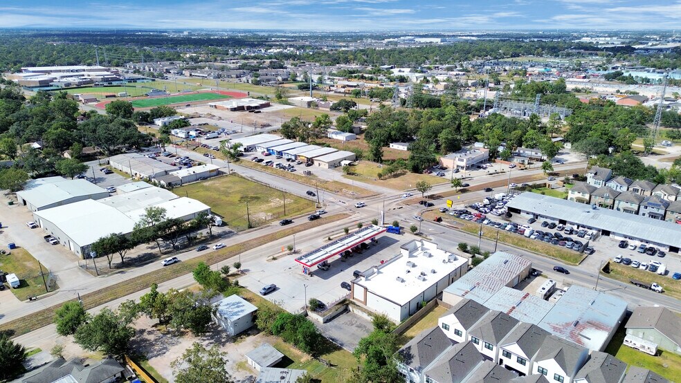 More Photos Of 2340 Blalock Rd, Houston General Retail For Sale