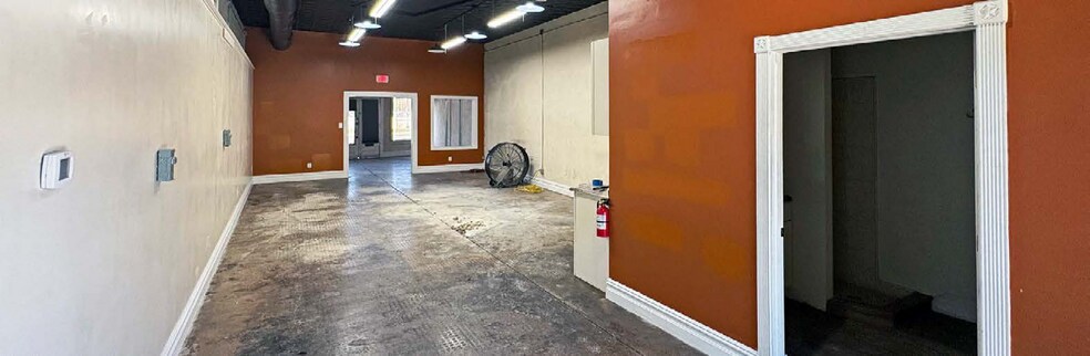 More Photos Of 4500-4512 S Flores St, San Antonio Storefront Retail Office For Lease