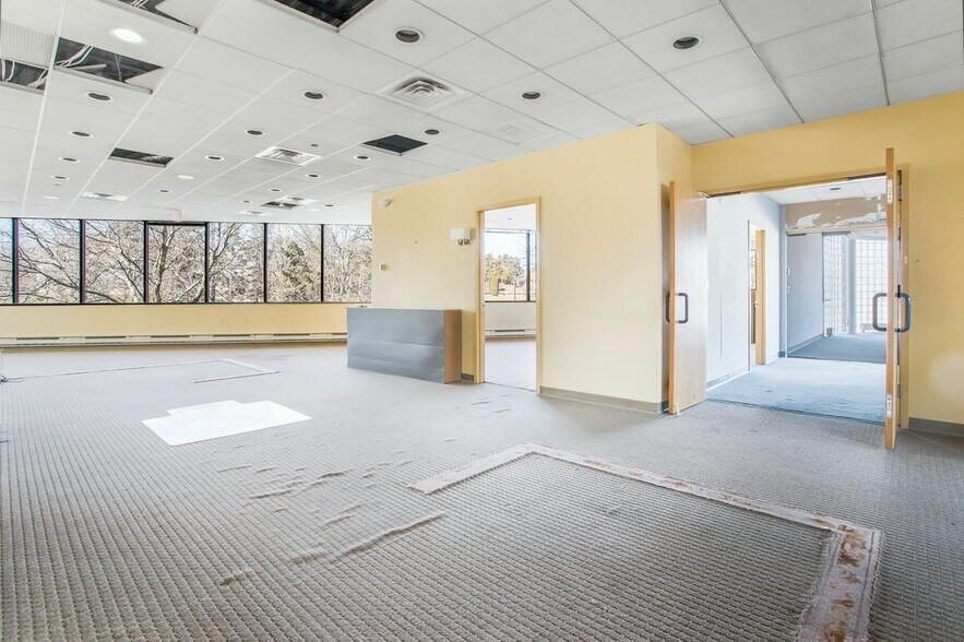 More Photos Of 25 Philips Pky, Montvale Office For Lease