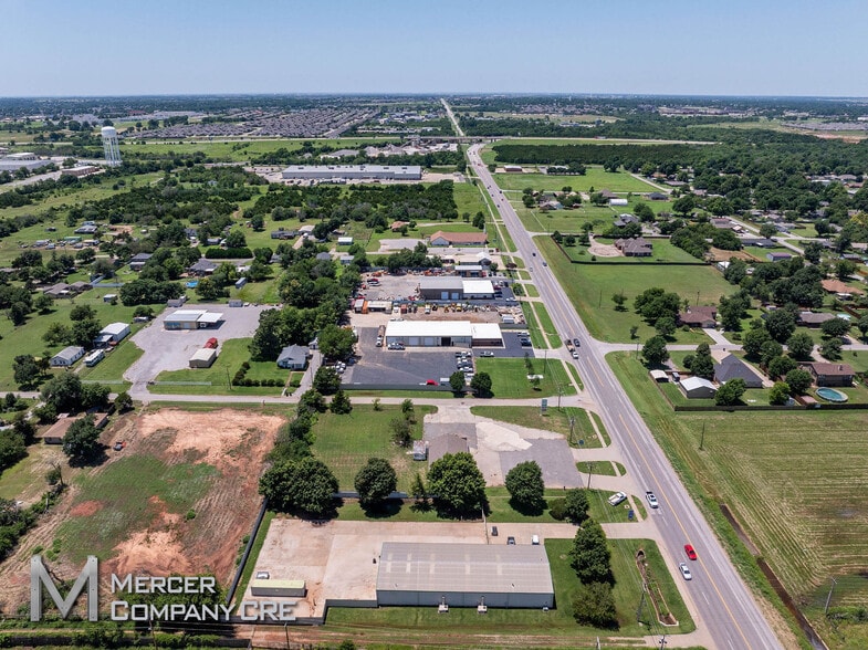 More Photos Of 10108 NW 10th St, Yukon Warehouse For Sale