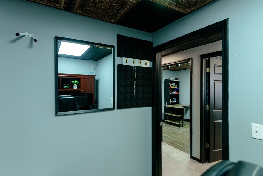 More Photos Of 573 E Huron River Dr, Belleville Freestanding For Sale