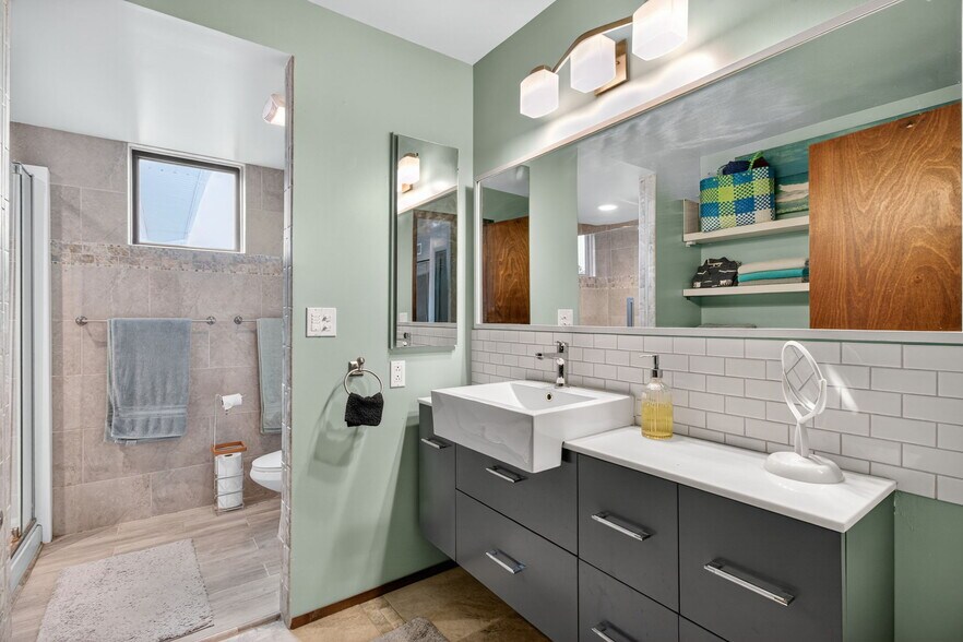 More Photos Of 5657 Shore S blvd, Gulfport Specialty For Sale
