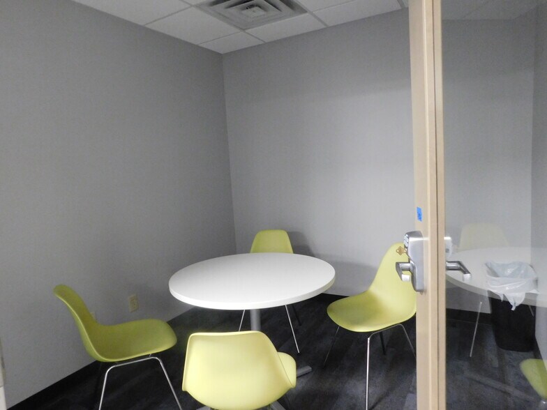 More Photos Of 100 Dorchester Sq, Westerville Medical For Lease