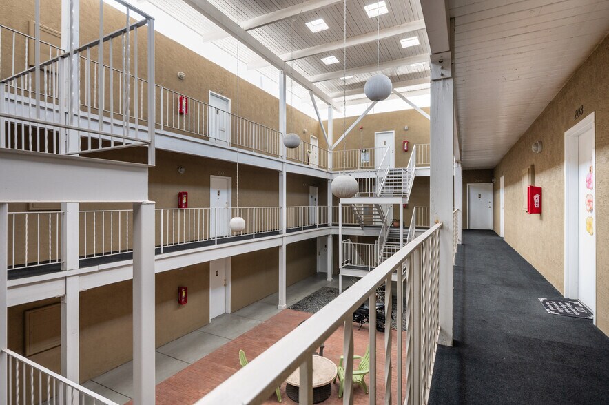 More Photos Of 802 Gold Ave SW, Albuquerque Apartments For Sale