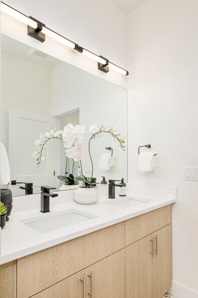 More Photos Of 700 W Evans Ave, Denver Apartments For Sale