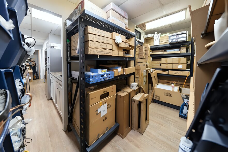 More Photos Of 6116 Rolling Rd, Springfield Medical For Sale