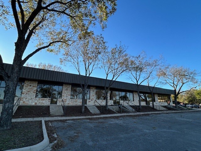 More Photos Of 202 S C M Allen Pkwy, San Marcos Loft Creative Space For Lease