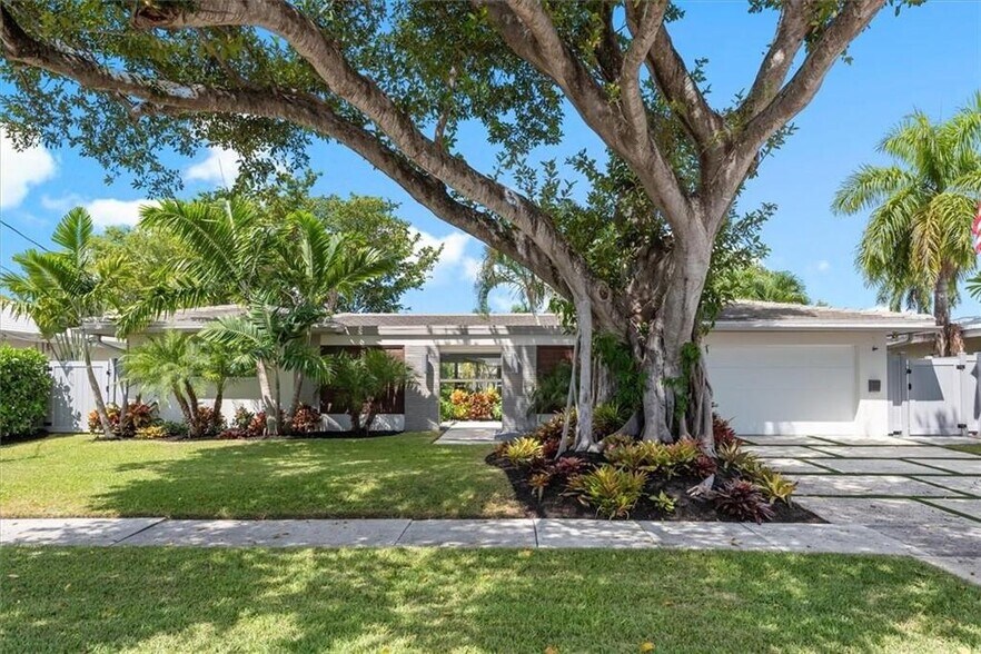 More Photos Of 5821 NE 14th Way, Fort Lauderdale Flex For Sale