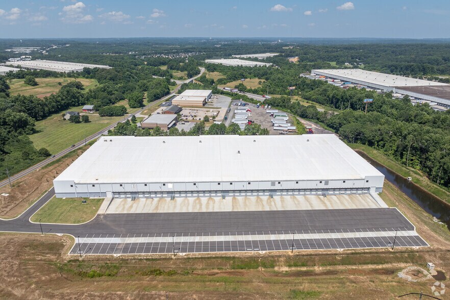 More Photos Of Jessie Cronic Rd & I-85, Braselton Unknown For Lease