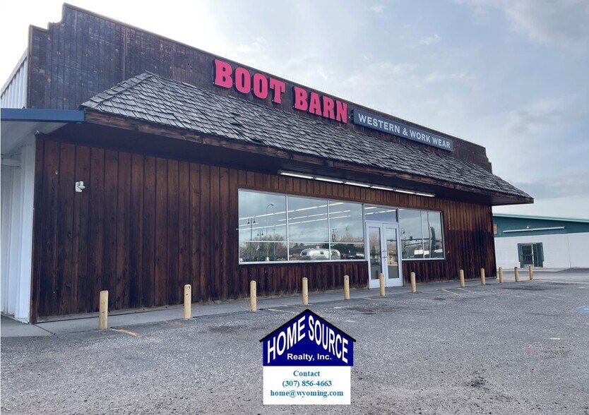 Primary Photo Of 727 N Federal Blvd, Riverton General Retail For Sale