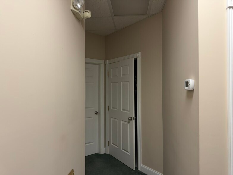 More Photos Of 33420-33442 Liberty Pky, North Ridgeville Light Distribution For Sale