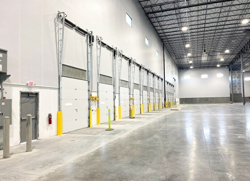 More Photos Of 620 W Commodore Boulevard, Jackson Distribution For Sale