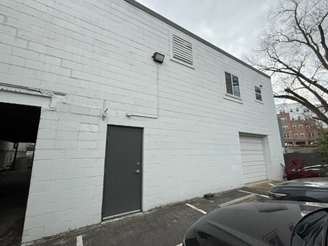 More Photos Of 2084 Cheshire Bridge Rd NE, Atlanta General Retail For Sale