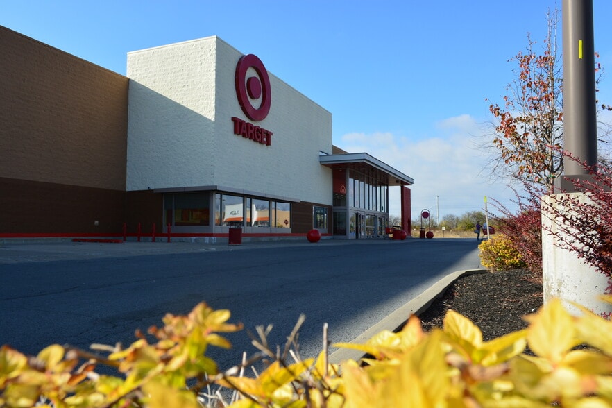 More Photos Of 21800-21880 Towne Center Dr, Watertown Unknown For Lease