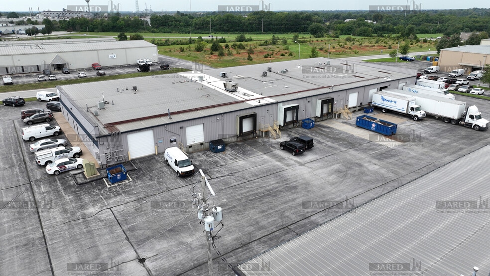 More Photos Of 2720-2748 S Austin Ave, Springfield Warehouse For Lease