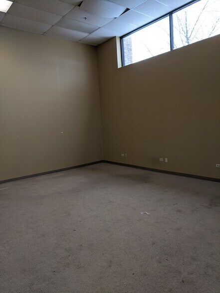 More Photos Of 301-345 Vertin Blvd, Shorewood Unknown For Lease