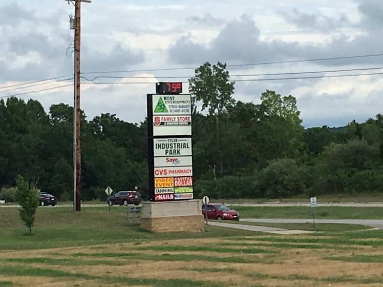 More Photos Of 744 W Highland Rd, Highland Unknown For Lease