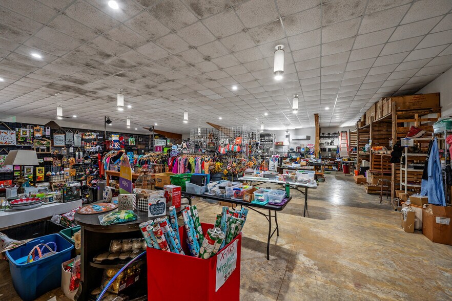 More Photos Of 31633 US-377 Hwy, Gordonville Light Distribution For Sale