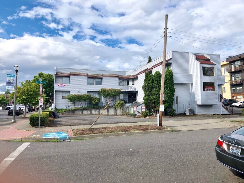 More Photos Of 2001 Main St, Vancouver Office For Sale