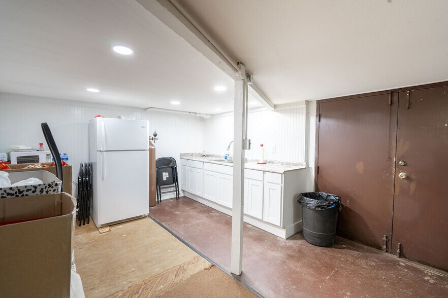 More Photos Of 106 W Columbia St, San Augustine Storefront Retail Office For Sale