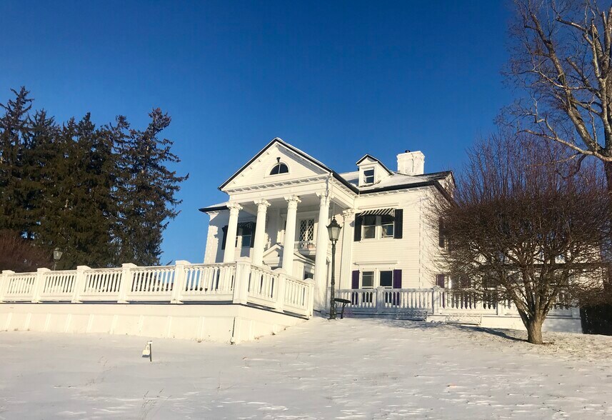More Photos Of 10 Old Route 9, Staatsburg Hotel For Sale