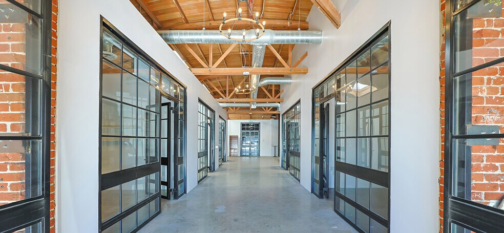 More Photos Of 2332 E 8th St, Los Angeles Warehouse For Lease