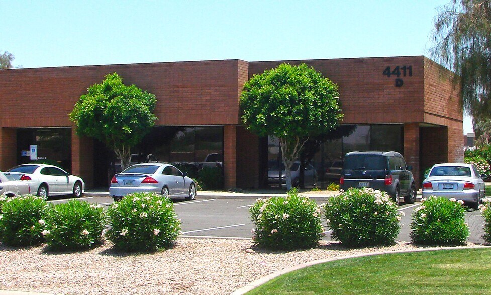 Primary Photo Of 4013 E Broadway Rd, Phoenix Unknown For Lease