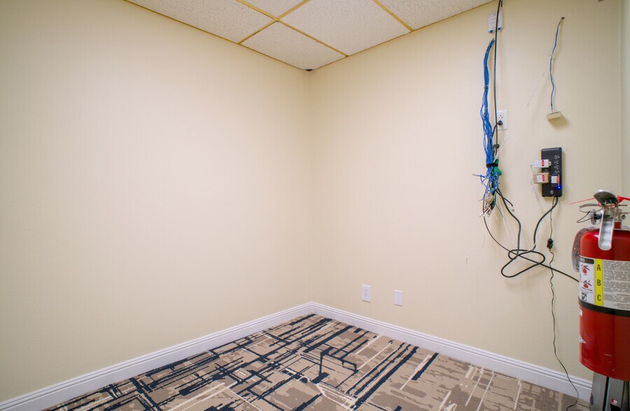 More Photos Of 300 N Tustin Ave, Santa Ana Office For Lease