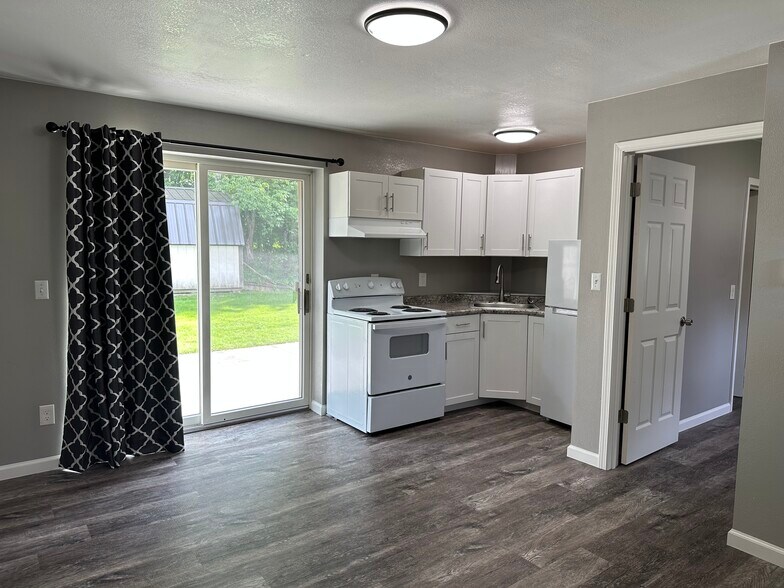 More Photos Of 6271 US Highway 322, Hartstown Apartments For Sale