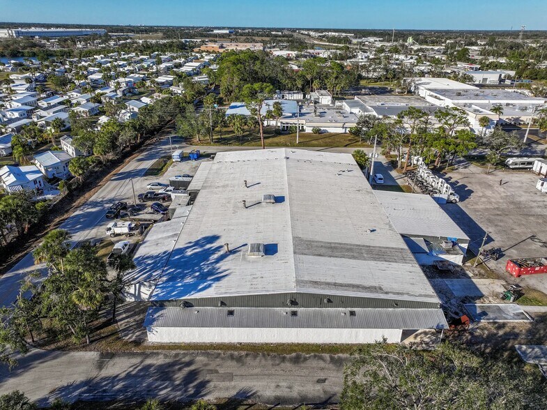More Photos Of 1816 57th St, Sarasota Warehouse For Sale