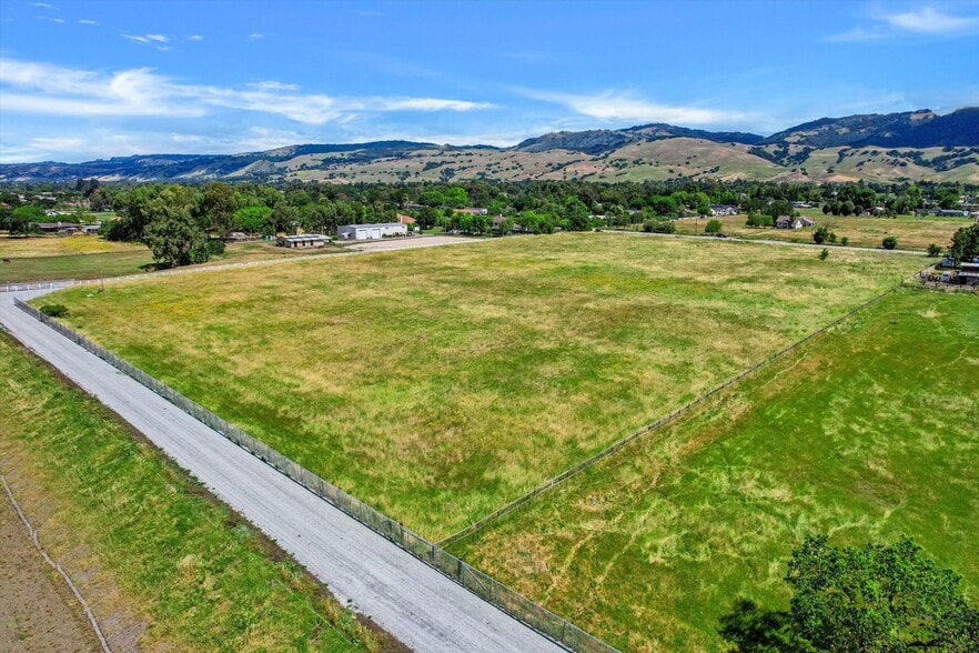 More Photos Of 12385 Columbet ave, San Martin Land For Lease