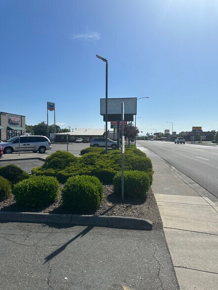 More Photos Of 2626 W Kennewick Ave, Kennewick Office For Lease