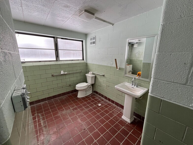 More Photos Of 3151 Kirkbride Way, Indianapolis Freestanding For Lease