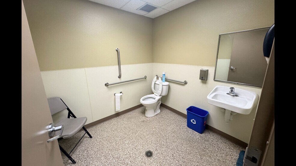 More Photos Of 45 Lagoon Rd, Rock Springs Warehouse For Lease