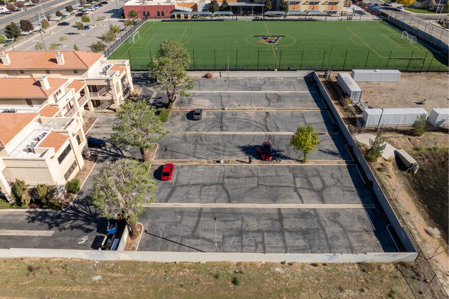 More Photos Of 3166 E Palmdale Blvd, Palmdale Office For Sale