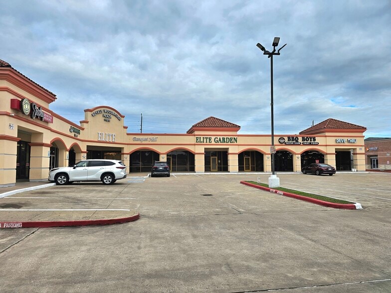 More Photos Of 11315 S Highway 6, Sugar Land General Retail For Sale
