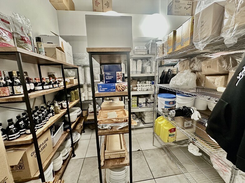 More Photos Of 135-141 Post Rd E, Westport Freestanding For Lease