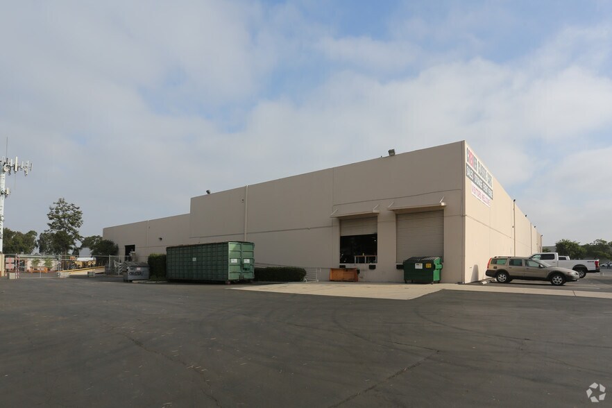 More Photos Of 365 Clinton St, Costa Mesa Manufacturing For Lease