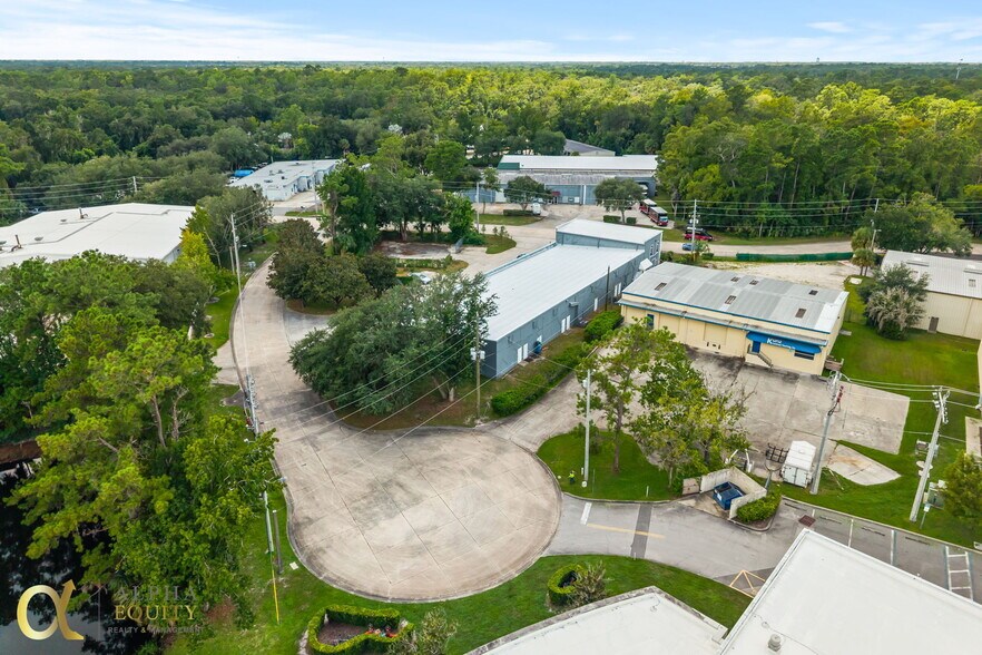 More Photos Of 5497 Benchmark Ln, Sanford Warehouse For Lease