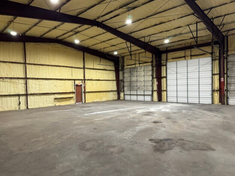 More Photos Of 4725 Mercantile St, Beaumont Industrial For Lease