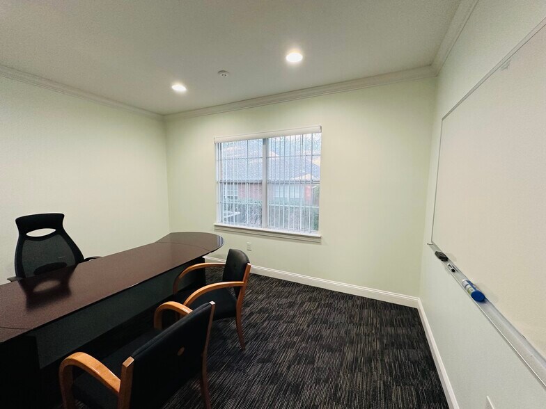 More Photos Of 6817 Southpoint Pky, Jacksonville Office For Lease