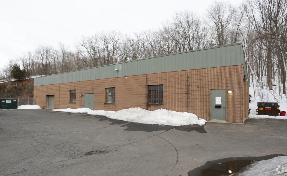 More Photos Of 2394-2418 Berlin Tpke, Newington Unknown For Lease