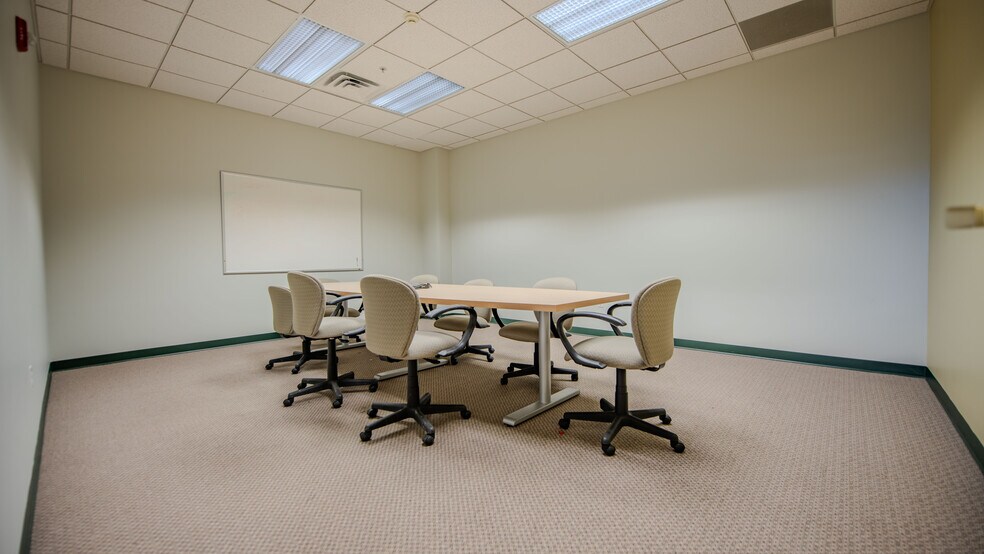 More Photos Of 1020 Commerce Park Dr, Williamsport Flex For Lease