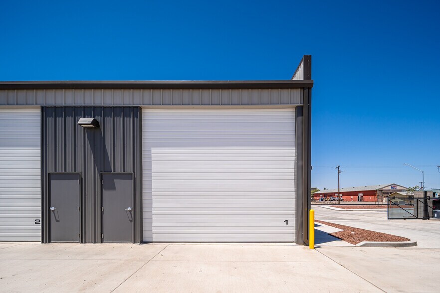 More Photos Of 6123 N 55th Ave, Glendale Self Storage For Sale