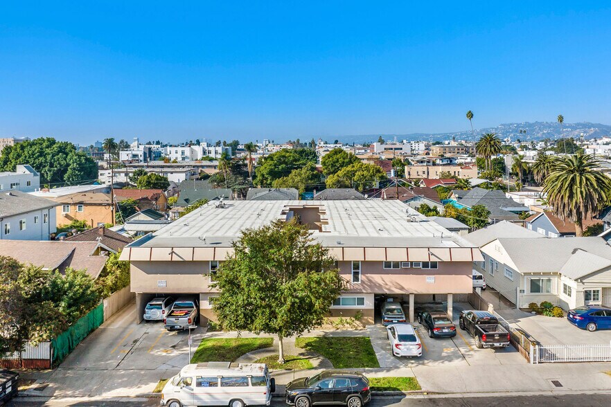 More Photos Of 423 N Harvard Blvd, Los Angeles Apartments For Sale