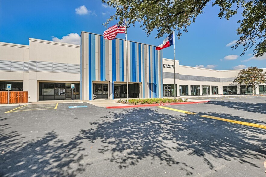 More Photos Of 4544 S Lamar Blvd, Austin Office For Sale